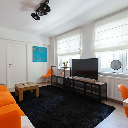 City Center-Cozy One Bedroom Apartment Бухарест Экстерьер фото